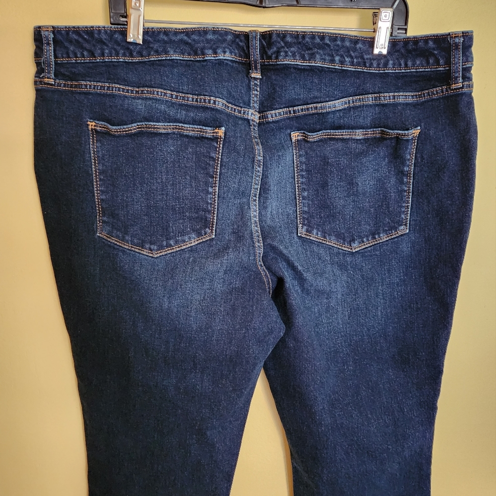 Universal Thread Womens Crop Jeans - image 4